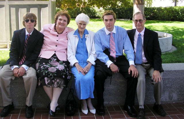 August 2007 My family and mother - Katheryne Muir MacGill